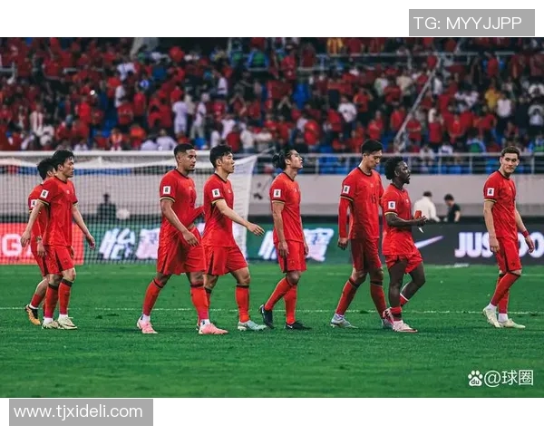 传奇后卫的足球生涯与成就揭秘，探讨他如何改变比赛格局与球队命运